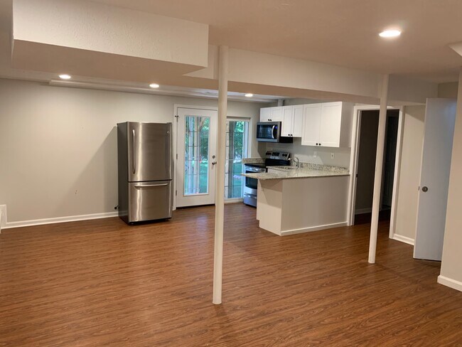 Foto del edificio - 4845 Eastern Ln