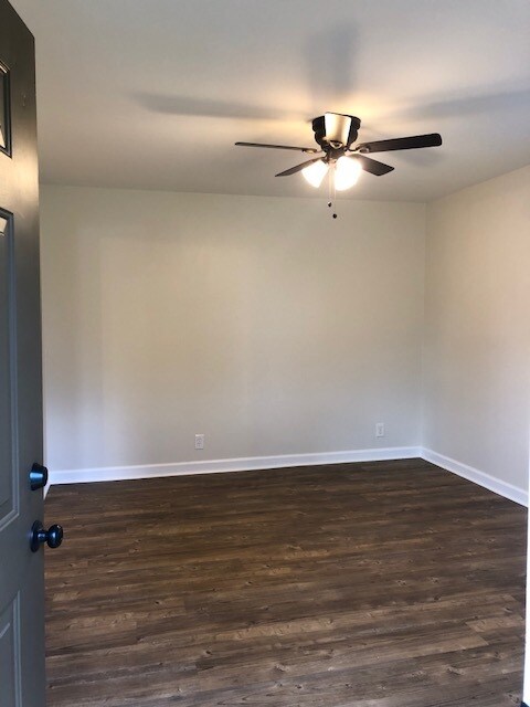 Sala de estar - 907A Malquin Dr