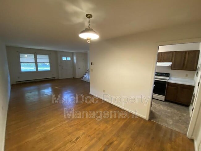 Building Photo - 5467 Potomac Dr