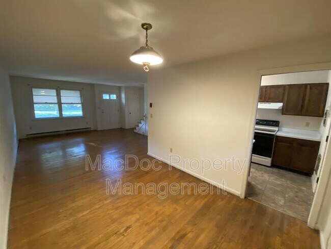 Foto del edificio - 5467 Potomac Dr