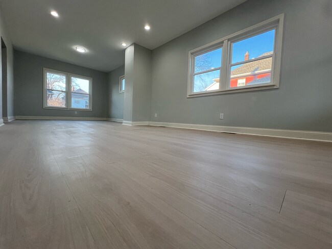 Foto del edificio - 4086 Montgomery St