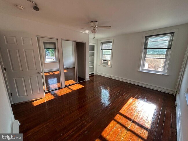 Foto del edificio - 3700 Midvale Ave