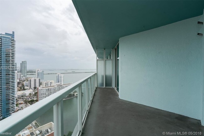 Foto del edificio - 2 br, 2.5 bath  - 1900 N Bayshore Dr # 3