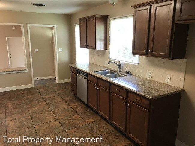 Foto del edificio - 3 br, 2 bath House - 1121 W. Westcott Ave.