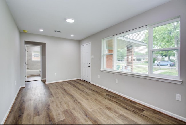 Building Photo - 4008 Vaughn Street