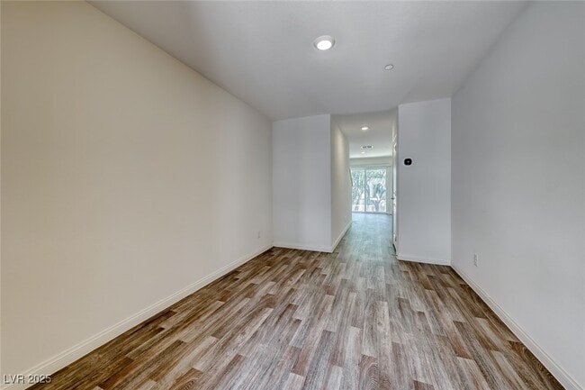 Foto del edificio - 3728 Enchanted Sky St