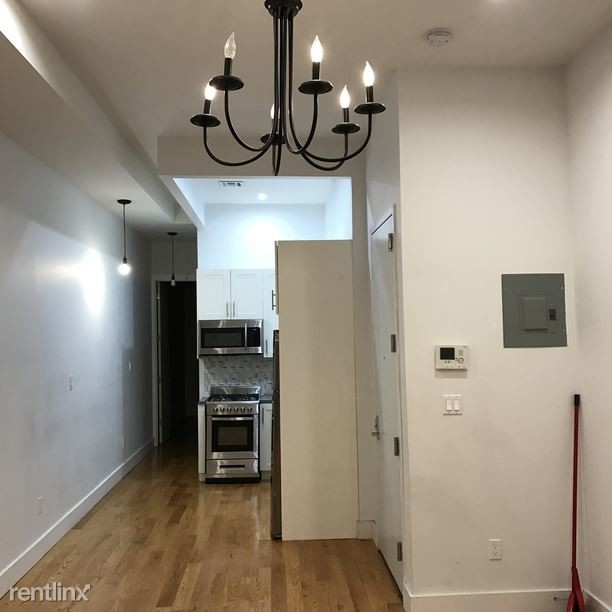 Primary Photo - 1141 Greene Ave