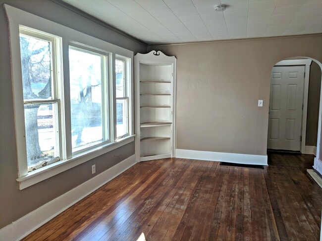 Building Photo - 1251 Kenneth St