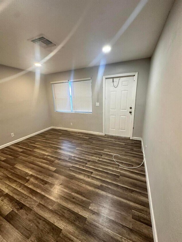 Foto principal - 907 8th St