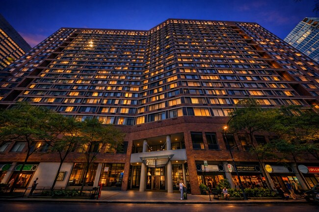 Foto del edificio - 211 E Ohio St