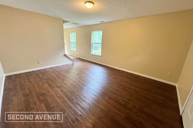 Building Photo - 123 Honey Tree Rd