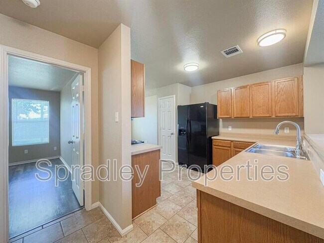 Building Photo - 212 Avrshire Ln