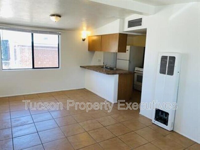 Foto del edificio - 1654 N Beverly Ave