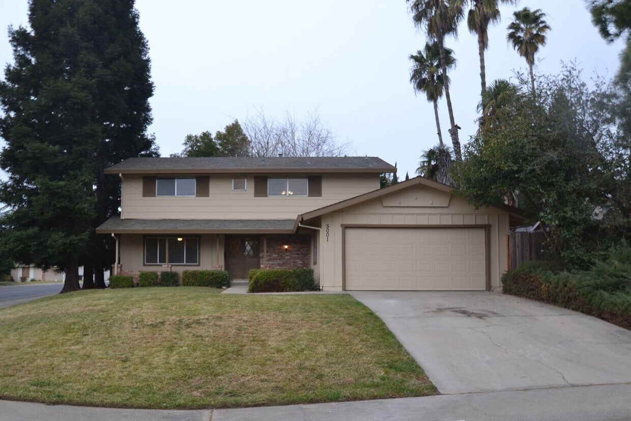 Foto principal - 5001 Waterbury Way