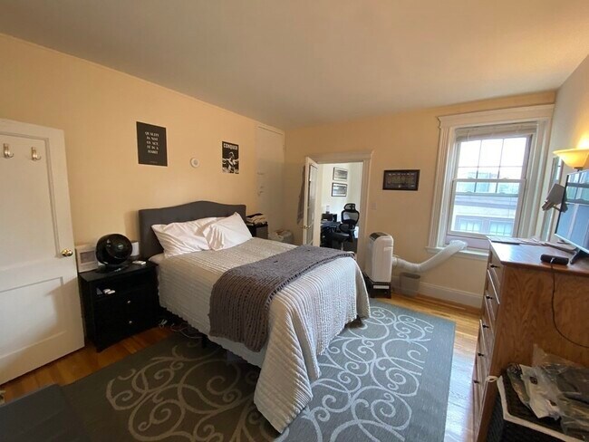 Foto del edificio - 77 Parkman St