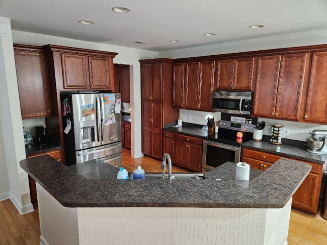 Building Photo - 1062 Moss Grove Dr