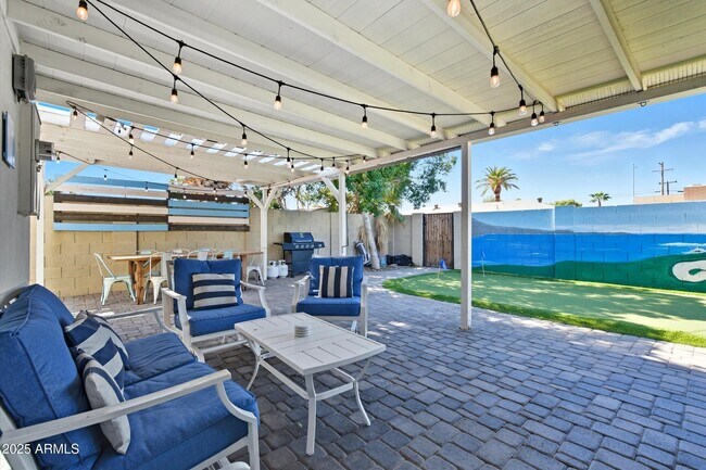 Foto del edificio - 2530 N 68th Pl