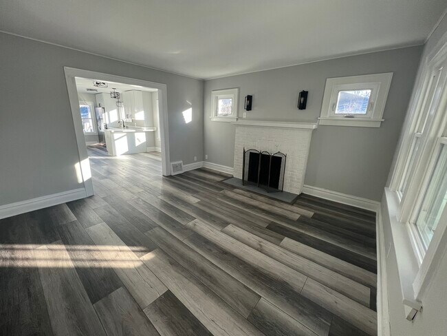 Building Photo - 721 Anderson Blvd