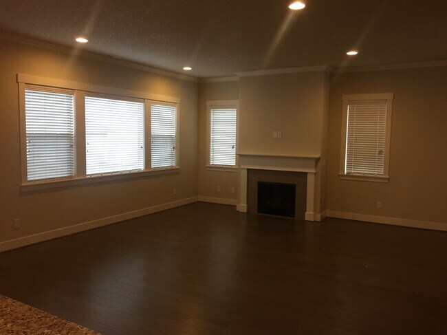 Building Photo - 13733 SW 174th Ave