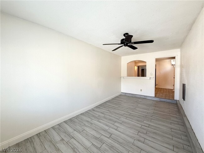 Building Photo - 405 S 15th St