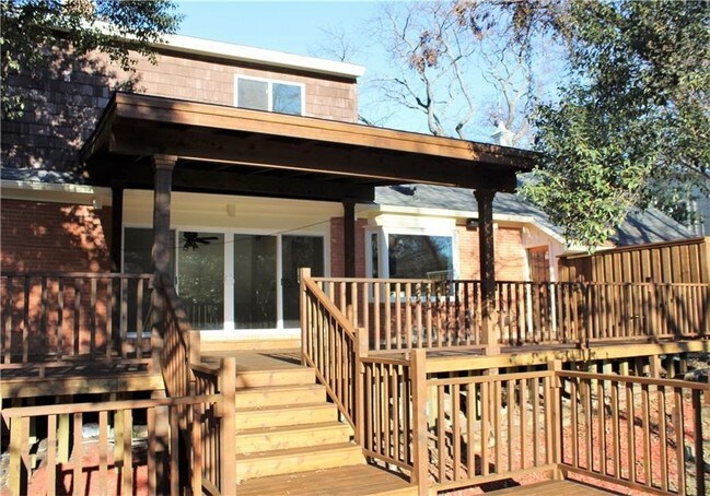 Building Photo - 401 Shadywood Ln