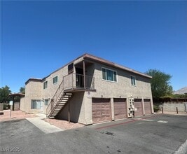 Building Photo - 575 Roxella Ln