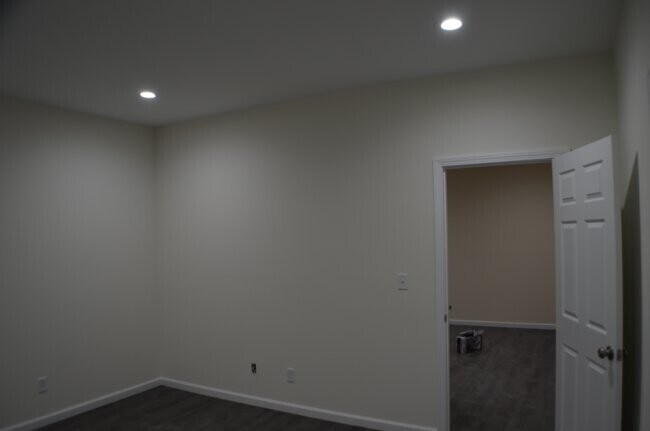 Foto del edificio - 563 Burritt St