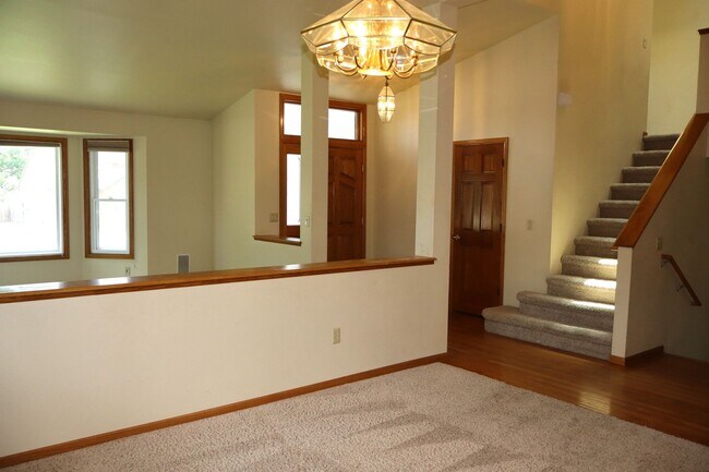 Foto del edificio - Timeless Elegance in Fort Collins + $200 B...
