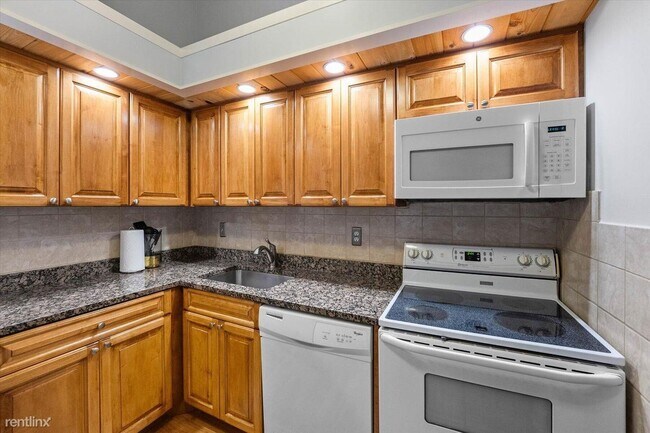 Foto del edificio - 2 br, 2 bath House - 1102 Duncan Cir Apt 202