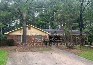 Building Photo - 416 Waterbury Dr