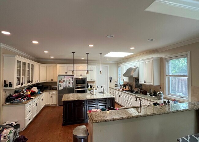 Kitchen - 411 Barcelona Ct