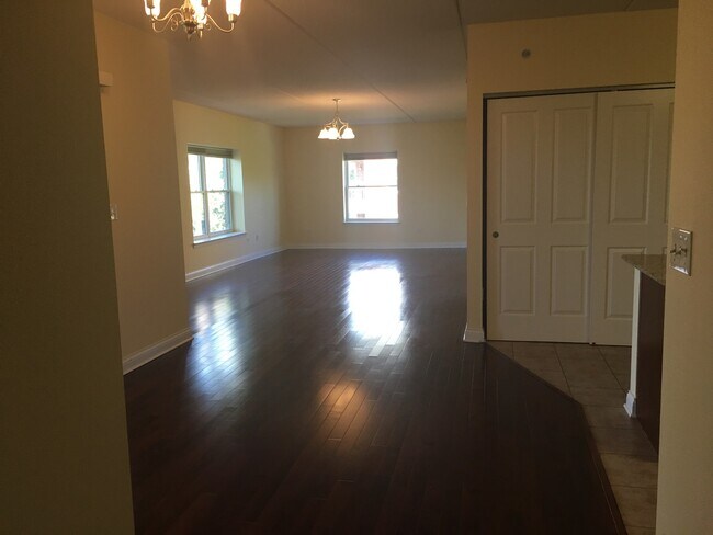 Foto del edificio - 3400 N Old Arlington Heights Rd