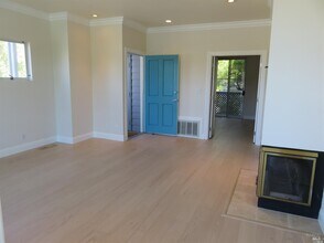 Building Photo - 100 Lucky Dr Building Photo - 100 Lucky Dr