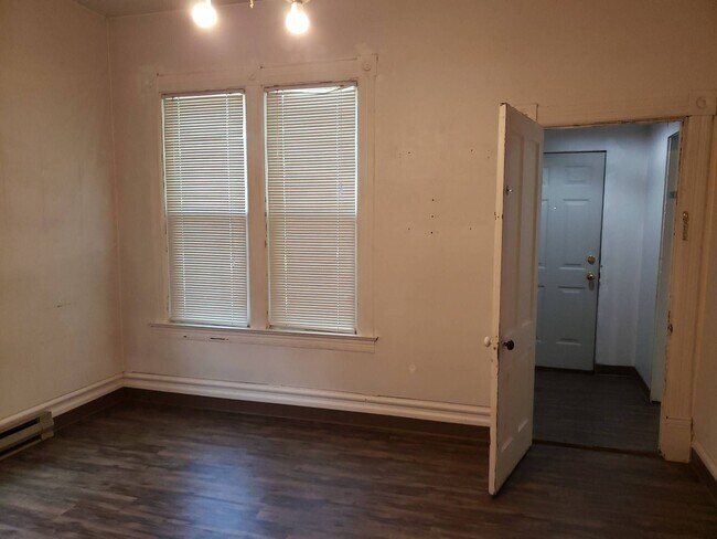 Foto del edificio - 620 NE Maple St