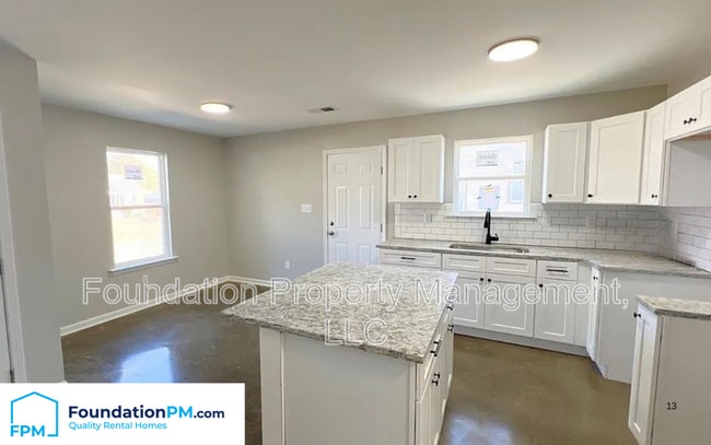 Building Photo - 2931 N Harris Cir