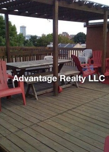 Primary Photo - 140 Pearl St