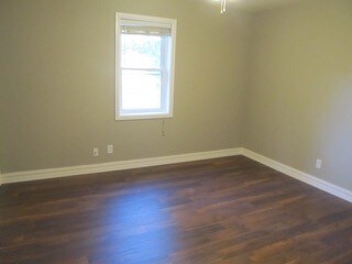 Building Photo - 120 Davis Ln