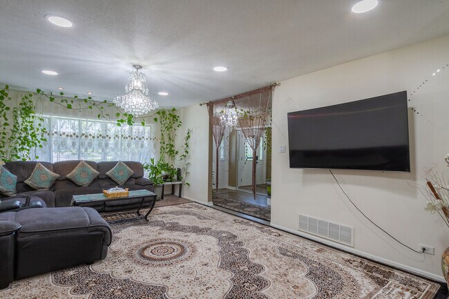 Foto del edificio - 1126 Tiverton Ct