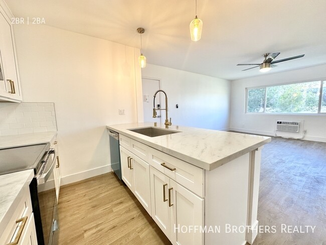 Building Photo - 5111 Harold Way Los Angeles, CA 90027