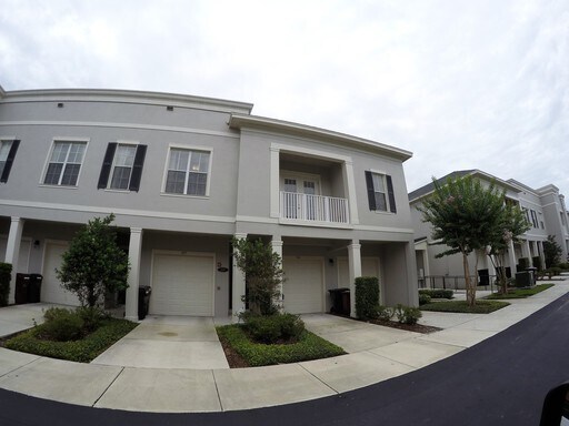 Building Photo - End unit town home in Baldwin Park!