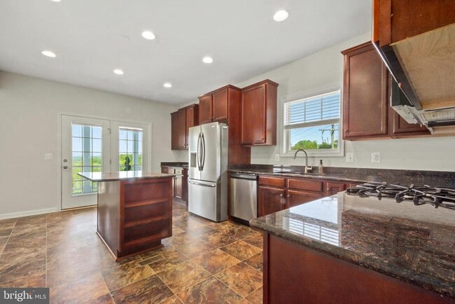 Building Photo - 2486 Winthrop Dr