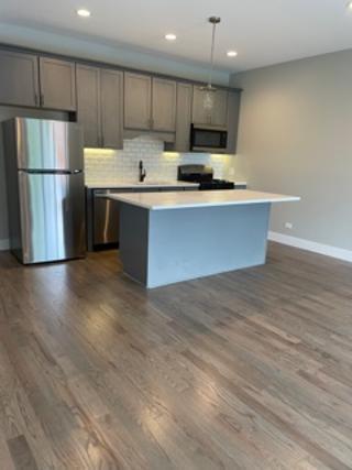 Foto del edificio - 1347 W 47th St