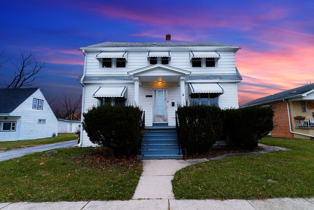 Foto principal - 14517 Blaine Ave