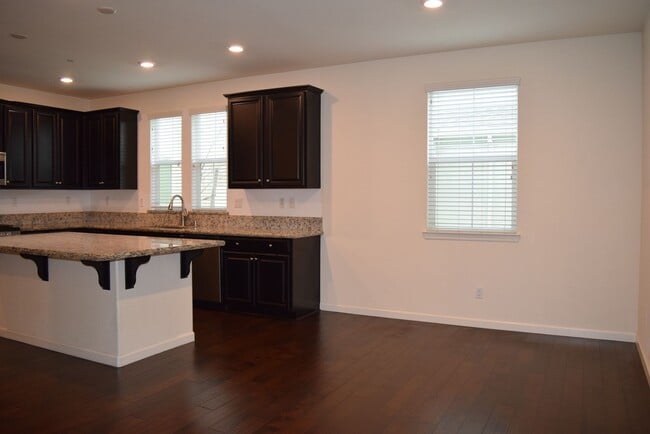 Building Photo - 2073 Mannington Pl