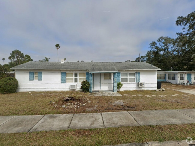Building Photo - 1701 Pasadena Dr