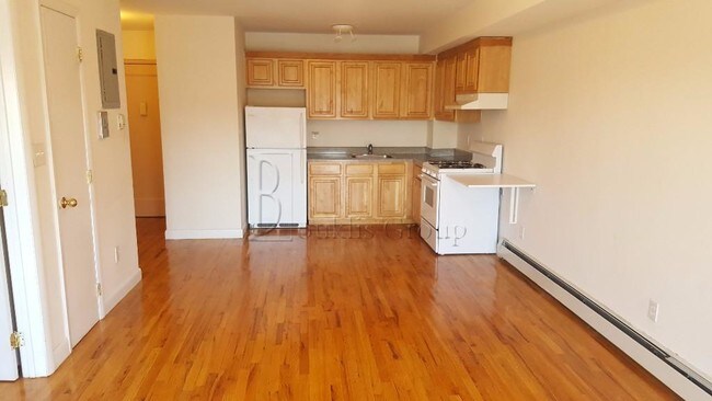 Foto del edificio - 3220 32nd St