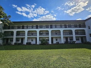 Building Photo - 889 Riverside Dr