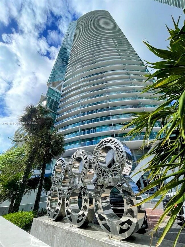 Foto del edificio - 888 Biscayne Blvd