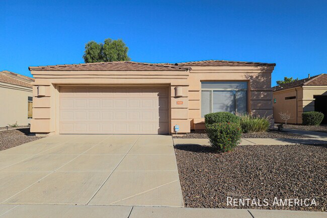 Building Photo - 2126 E Fawn Dr