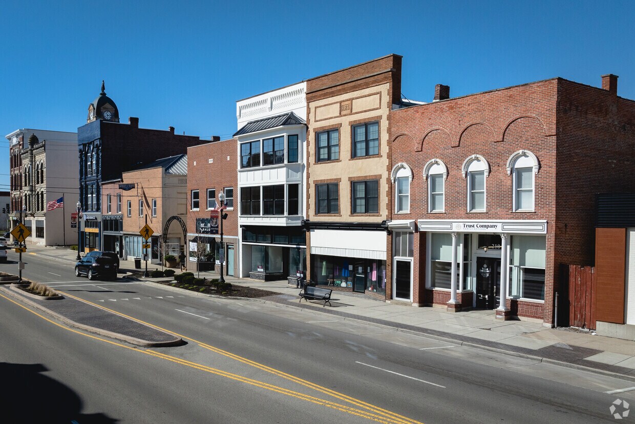 Primary Photo - 212-214 S Main St